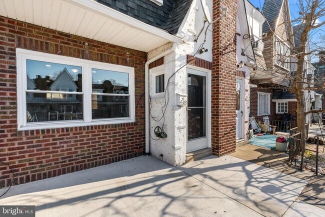 Photo - 4313 Teesdale St