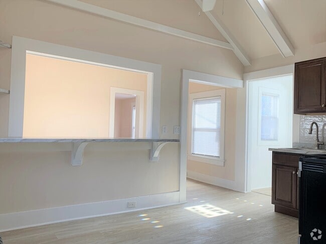 Building Photo - 45 Laurel St Unit Apt 2