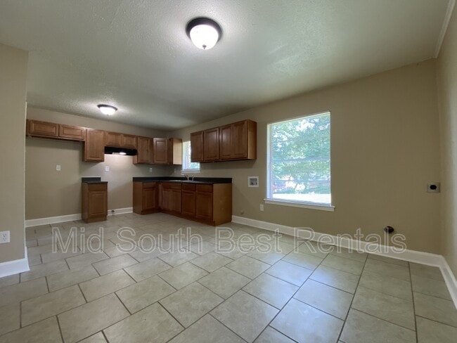 Photo - 2462 Chattering Ln