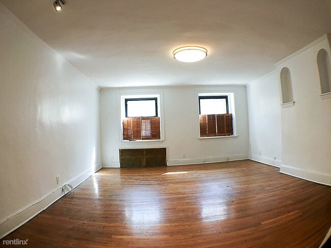 Photo - 135 Willow St