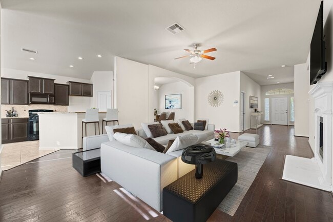 Building Photo - 118 Red Deer Pl