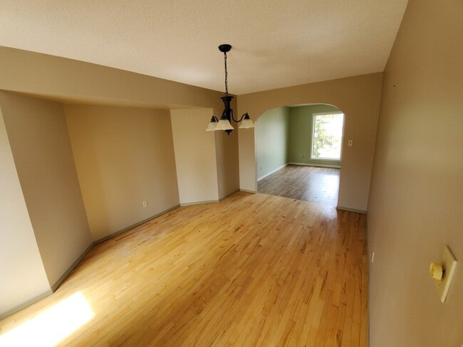 Photo - 2013-2012 2nd Ave