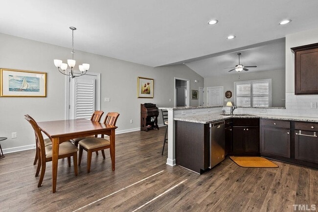Photo - 119 Aviemore Ln