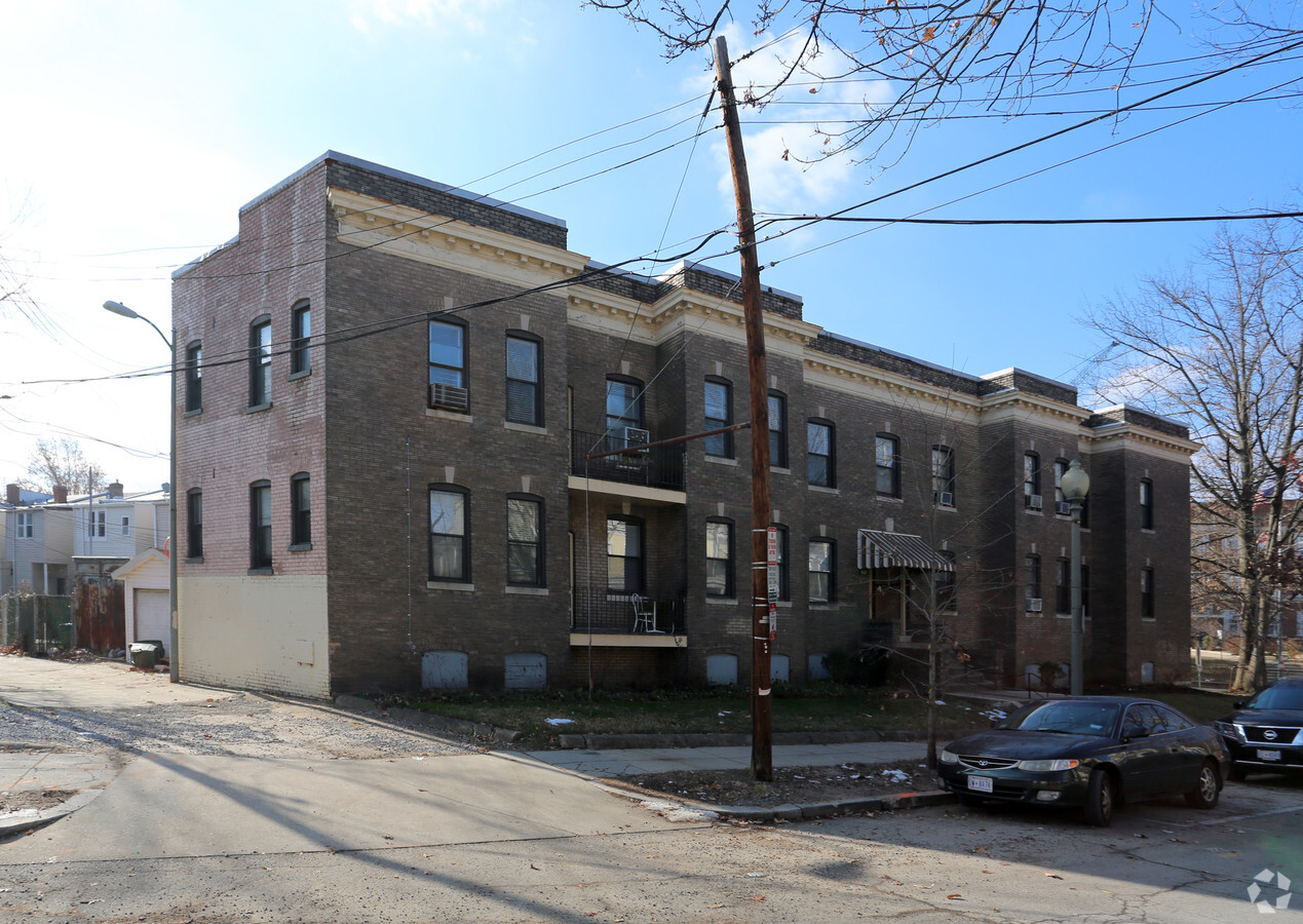 Photo - 1006 Webster St NW Apartments