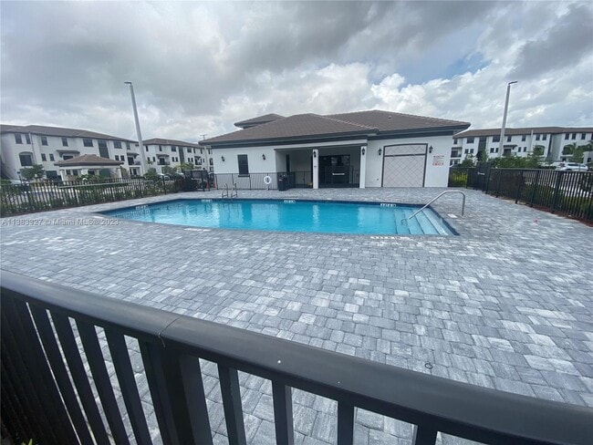 Photo - 15560 SW 136th St