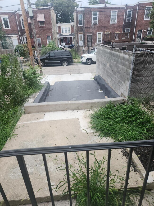 Photo - 328 N Redfield St