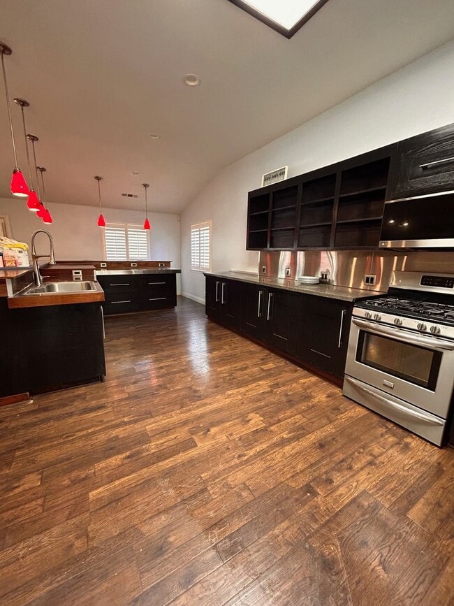 Photo - Beautiful Home for rent in Visalia!