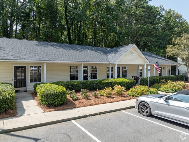 Leasing Office Exterior