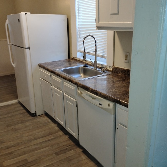 Photo - 415 Smith St