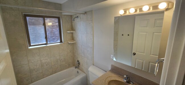 Photo - 16601 Jean Ln