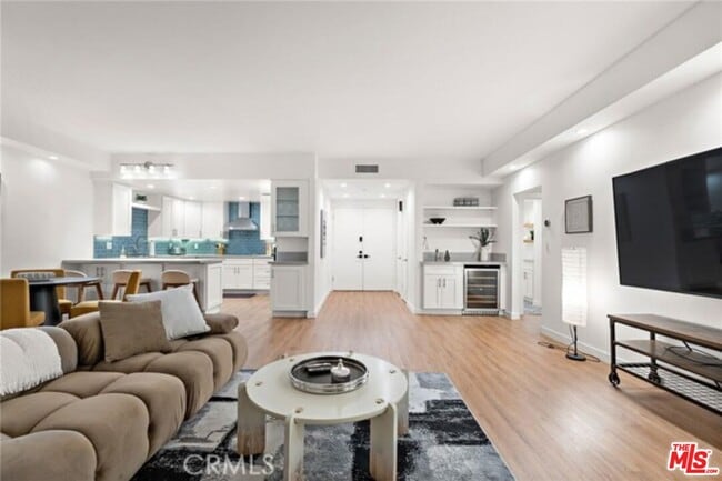 Photo - 321 S San Vicente Blvd Unidad 507