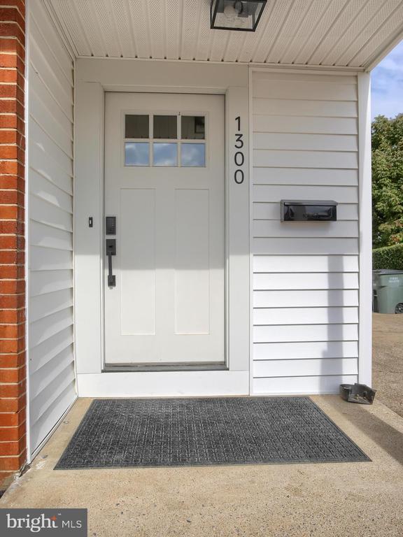 Photo - 1300 Strafford Rd