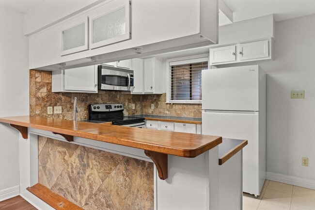 Photo - 3636 Greenacres Blvd