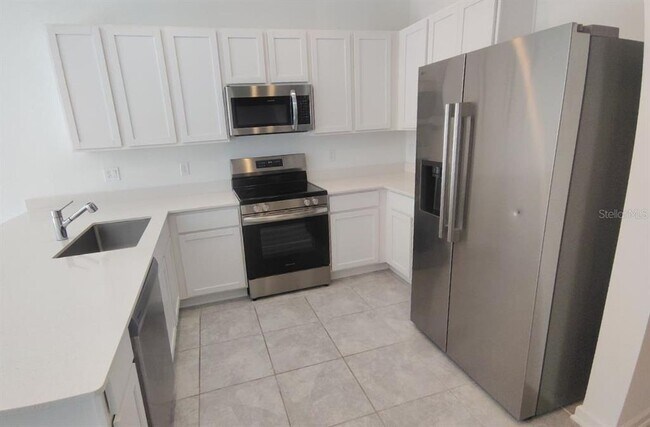 Photo - 2572 Skyline Lp