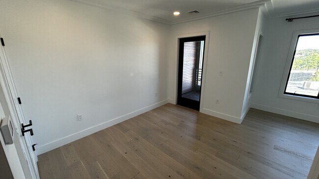 Photo - 50 Leo M Birmingham Pkwy Unidad 405