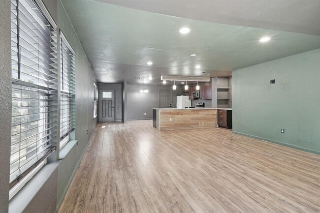 Photo - 119 N Kanaio Dr