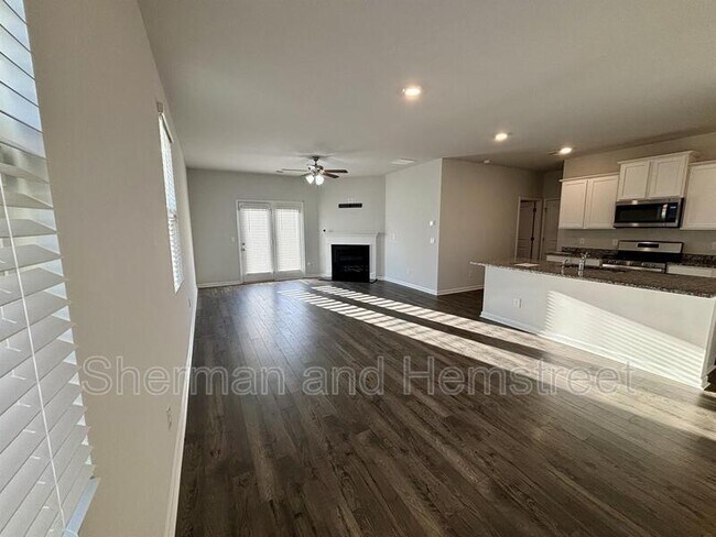 Photo - 248 Expedition Dr