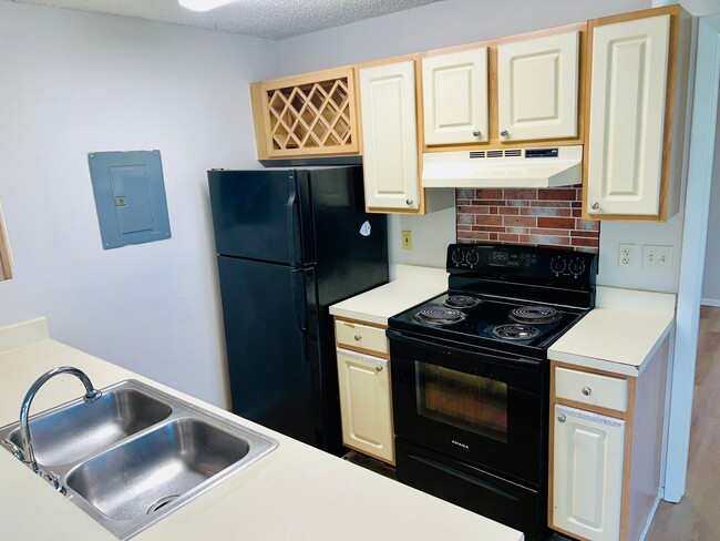 Photo - 2585 Grassy Point Dr