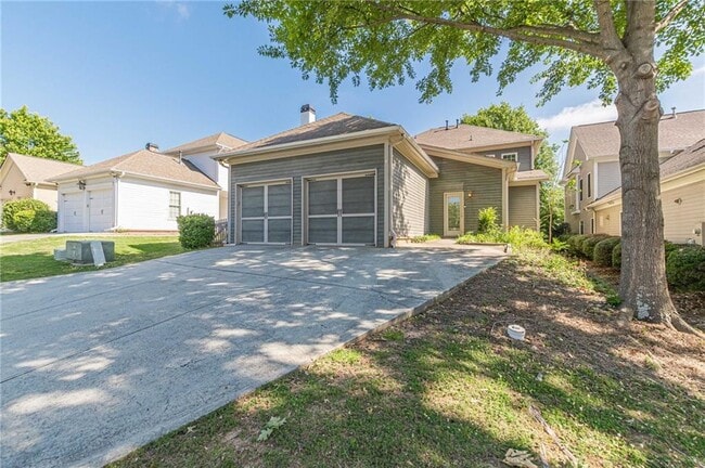 Photo - 1645 Woodward Way