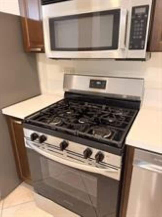 Photo - 2018 NE 14th Ct