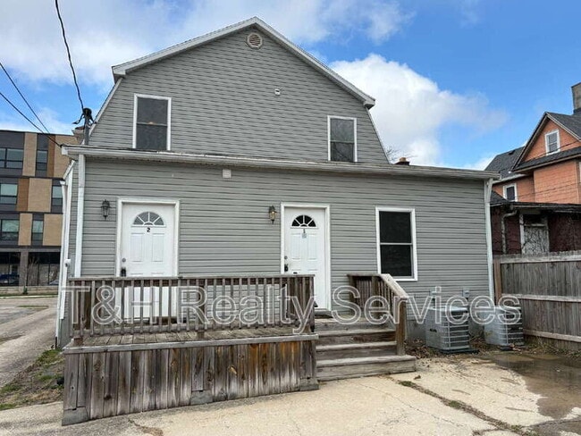 Photo - 409 W Washington St