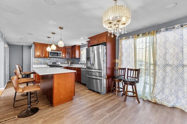 Photo - 223 Warren St