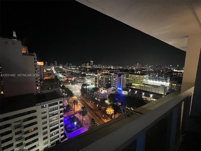 100 Lincoln Rd