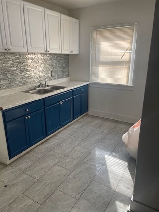 Photo - 9262 Ward Ave