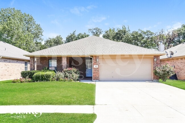 Building Photo - 2213 Brandy Dr