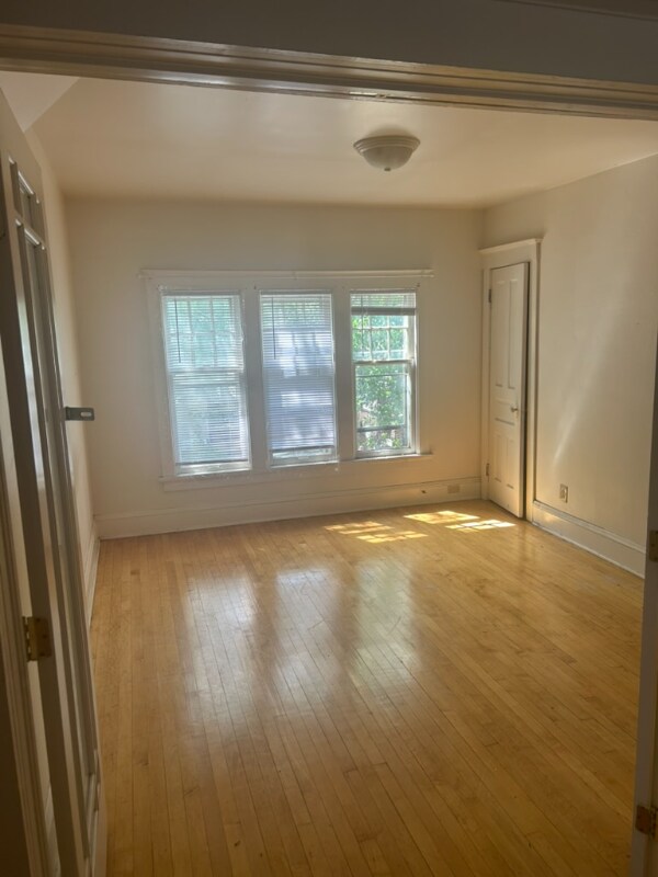 Photo - 1804 N Astor St Apartment Unit 2