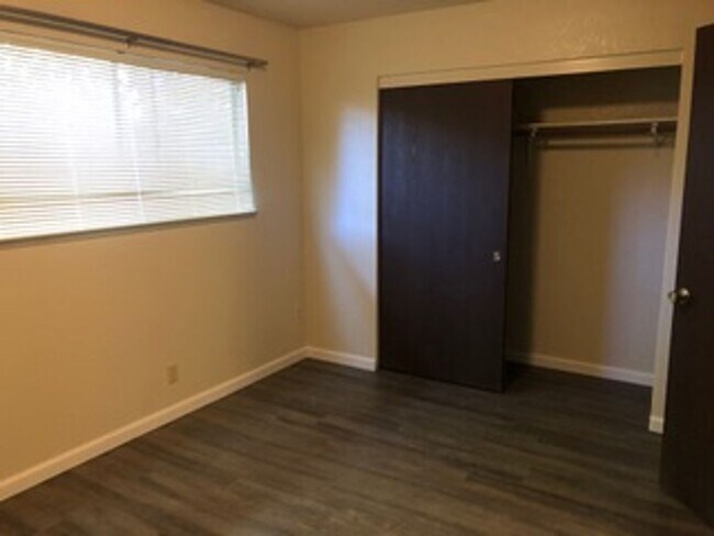 1551 Highland Dr Unit 1551-E