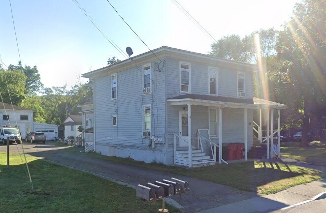 Photo - 8573 Main St