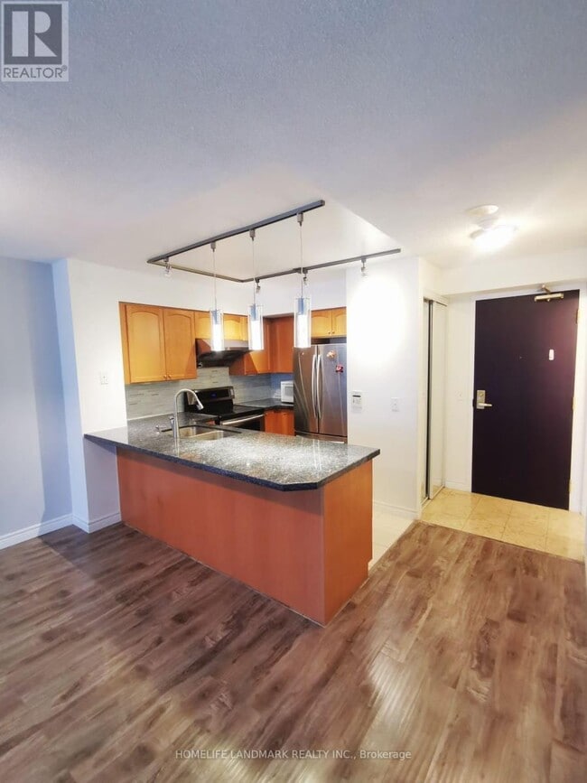 Photo - 30 Grand Trunk Crescent Unit 508