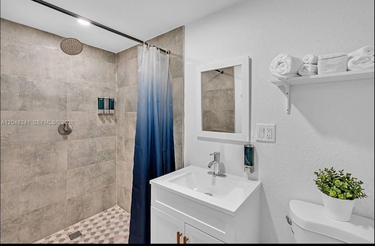 Photo - 860 NW 17th Ct