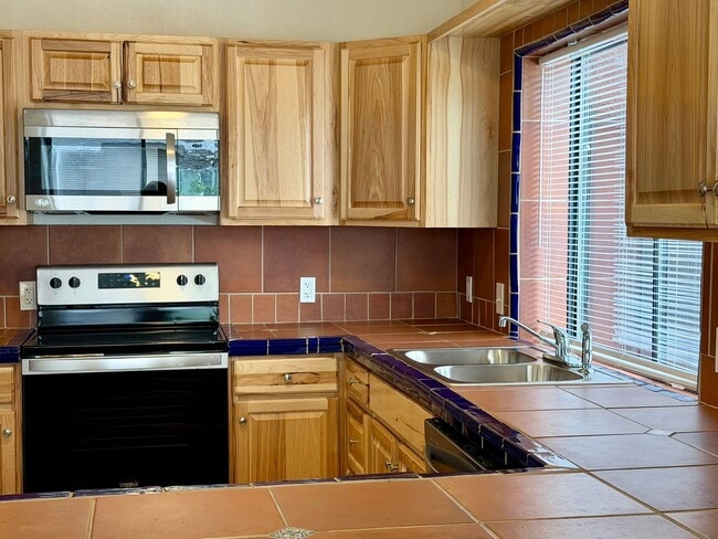 13 E Dupont Ave Unit Dupont 13