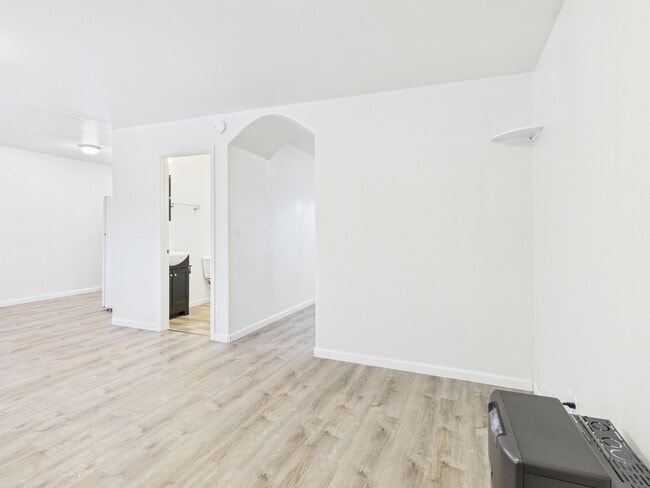 Photo - 2377 Edsson Ave