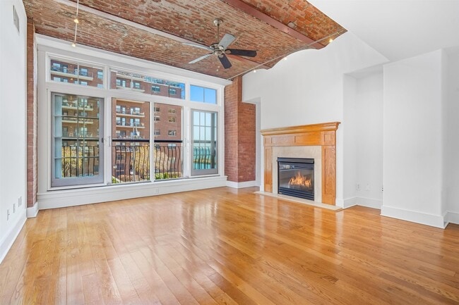 Photo - 174 Washington St Unit 2M