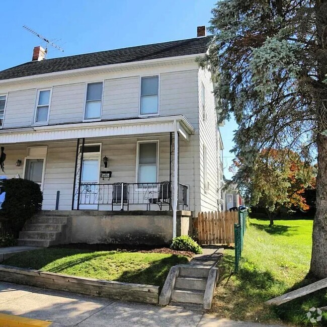 Building Photo - 17 S Walnut St Rental