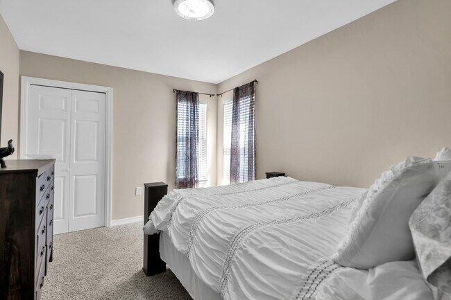 Photo - 1916 Kadima Cir