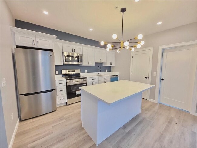 1965 Smith St Unit 2L