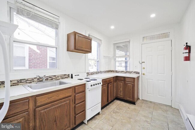 Photo - 1430 A St SE Unidad 2