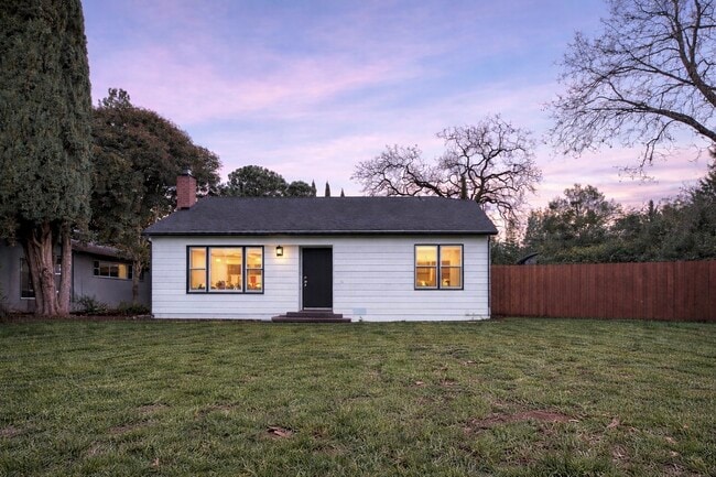 Photo - 11750 Jones St