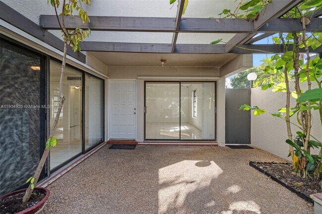 Photo - 4732 SW 67th Ave