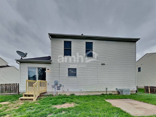 Photo - 555 Allis Pl E Casa