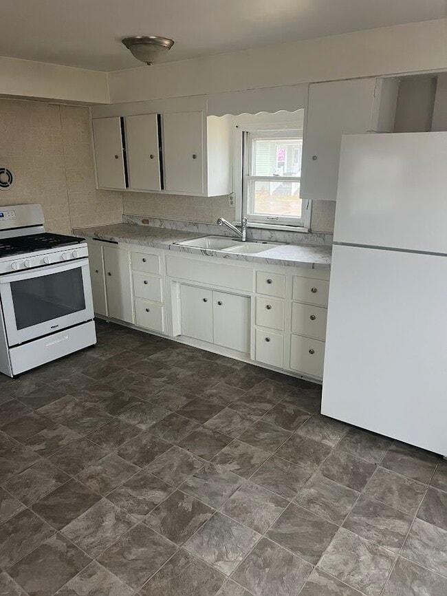 Photo - 1536 N Viking Dr