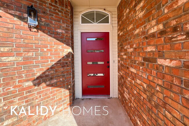 Photo - 525 NW 171st St