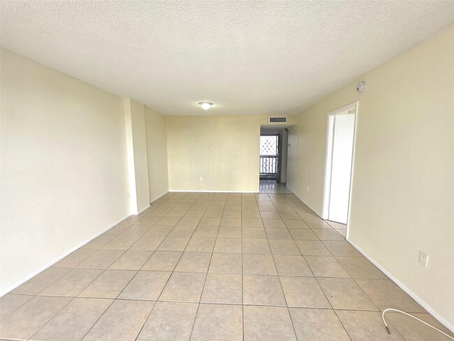 Photo - 15600 NW 7th Ave Unit 518