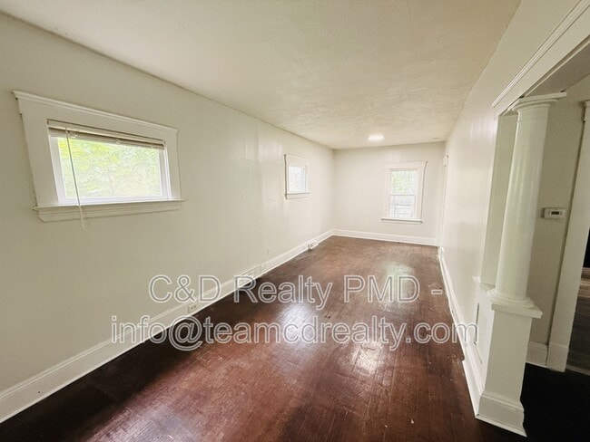 Photo - 4123 Stickney Ave