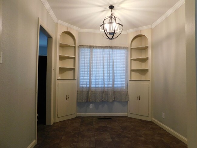 Photo - 2 Bed 1.5 Bath Duplex near downtown