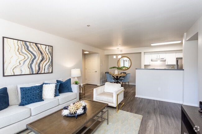 Hilltop - 1056SF